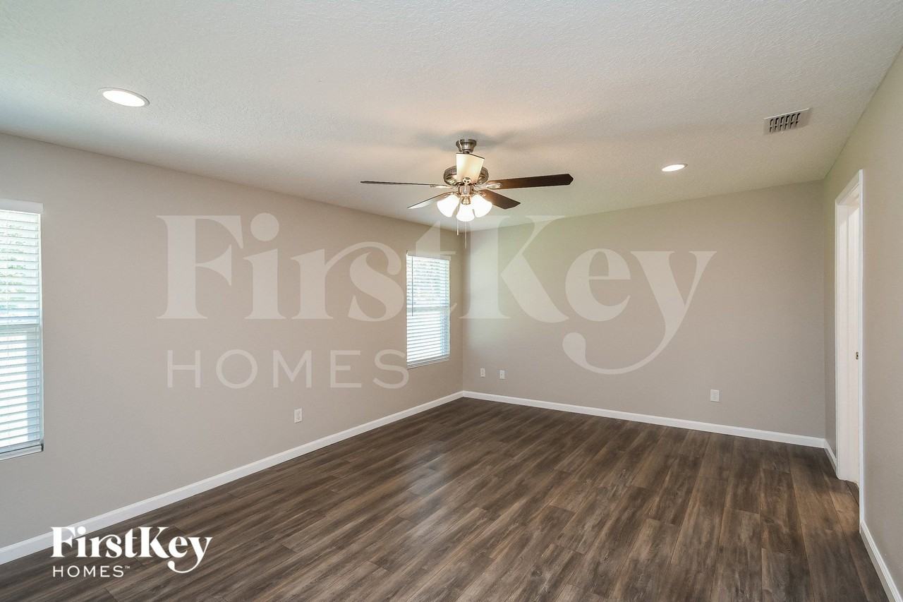 9729 Kline Rd - Photo 7 of 15