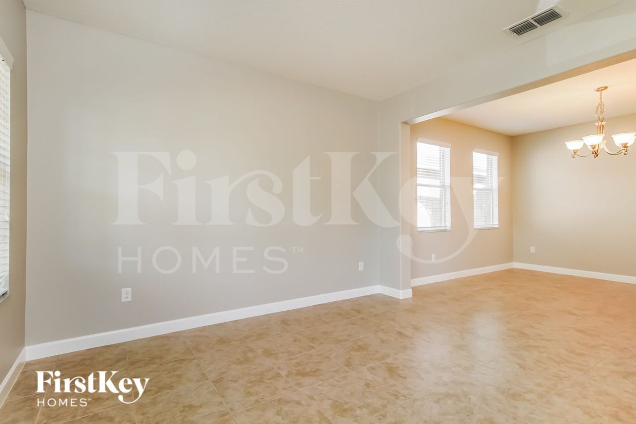 3542 Cortland Dr - Photo 4 of 15