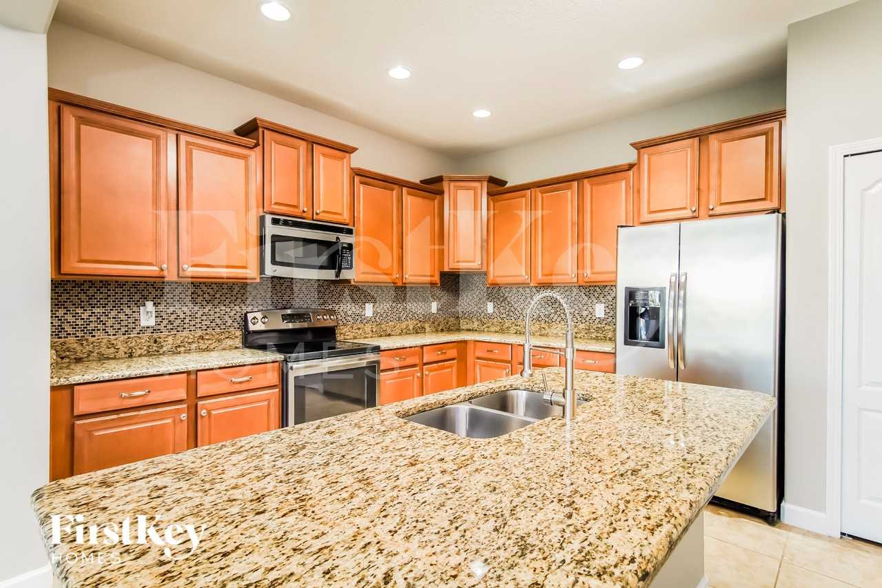 3542 Cortland Dr - Photo 5 of 15