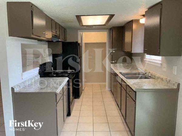 9819 Kiwi Ln - Photo 5 of 10