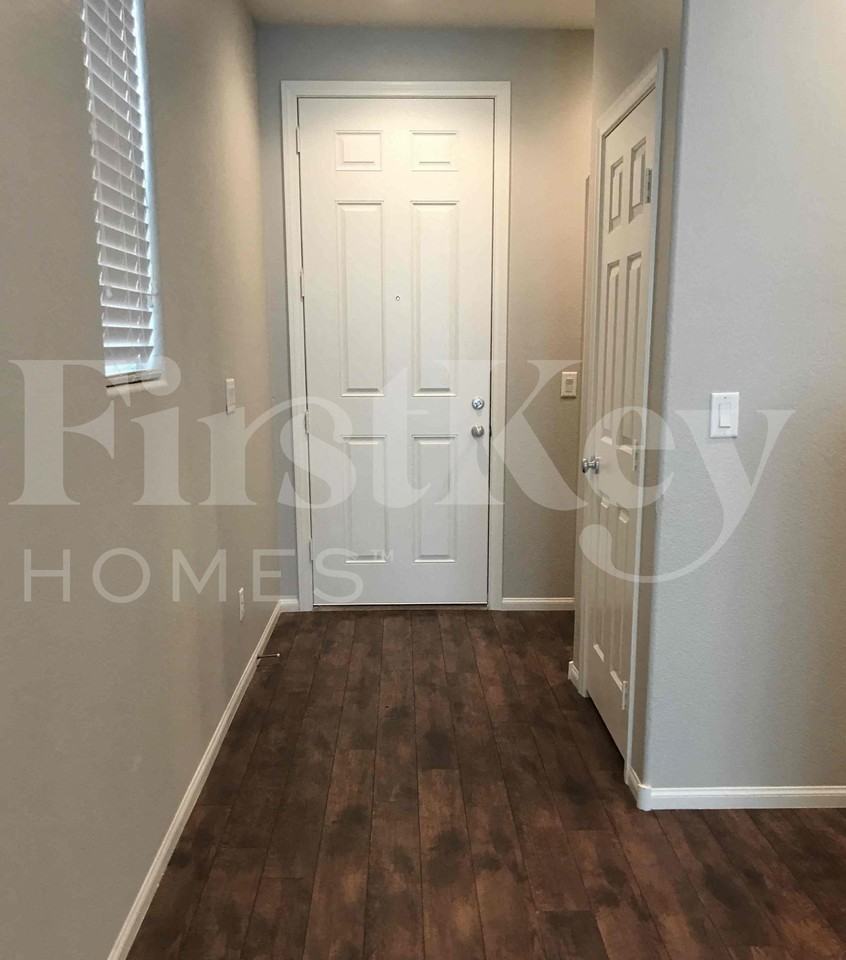 9809 Dryden Ct - Photo 6 of 24