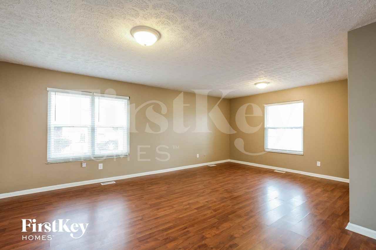 9570 Gemini Dr - Photo 3 of 15