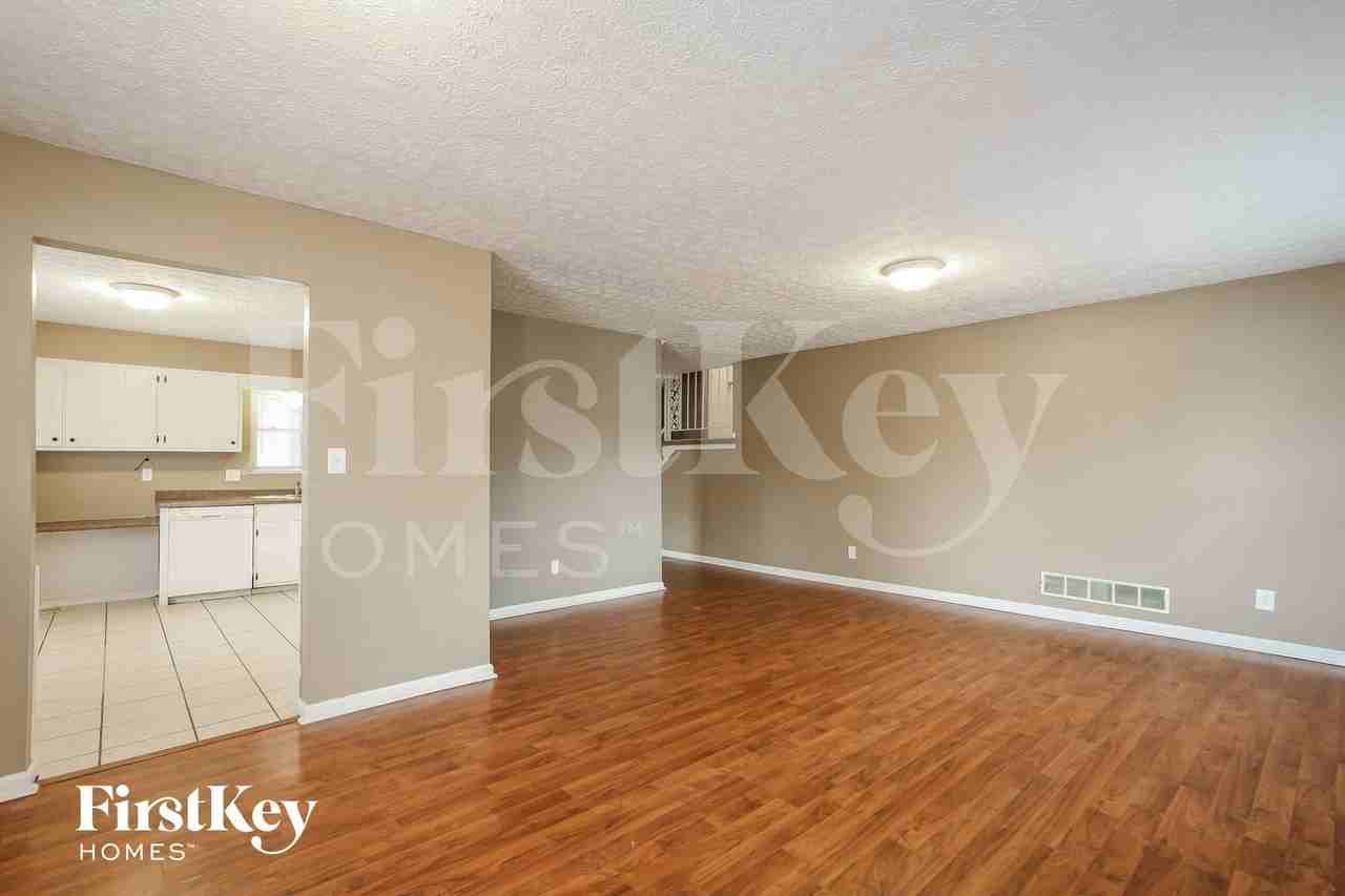 9570 Gemini Dr - Photo 4 of 15