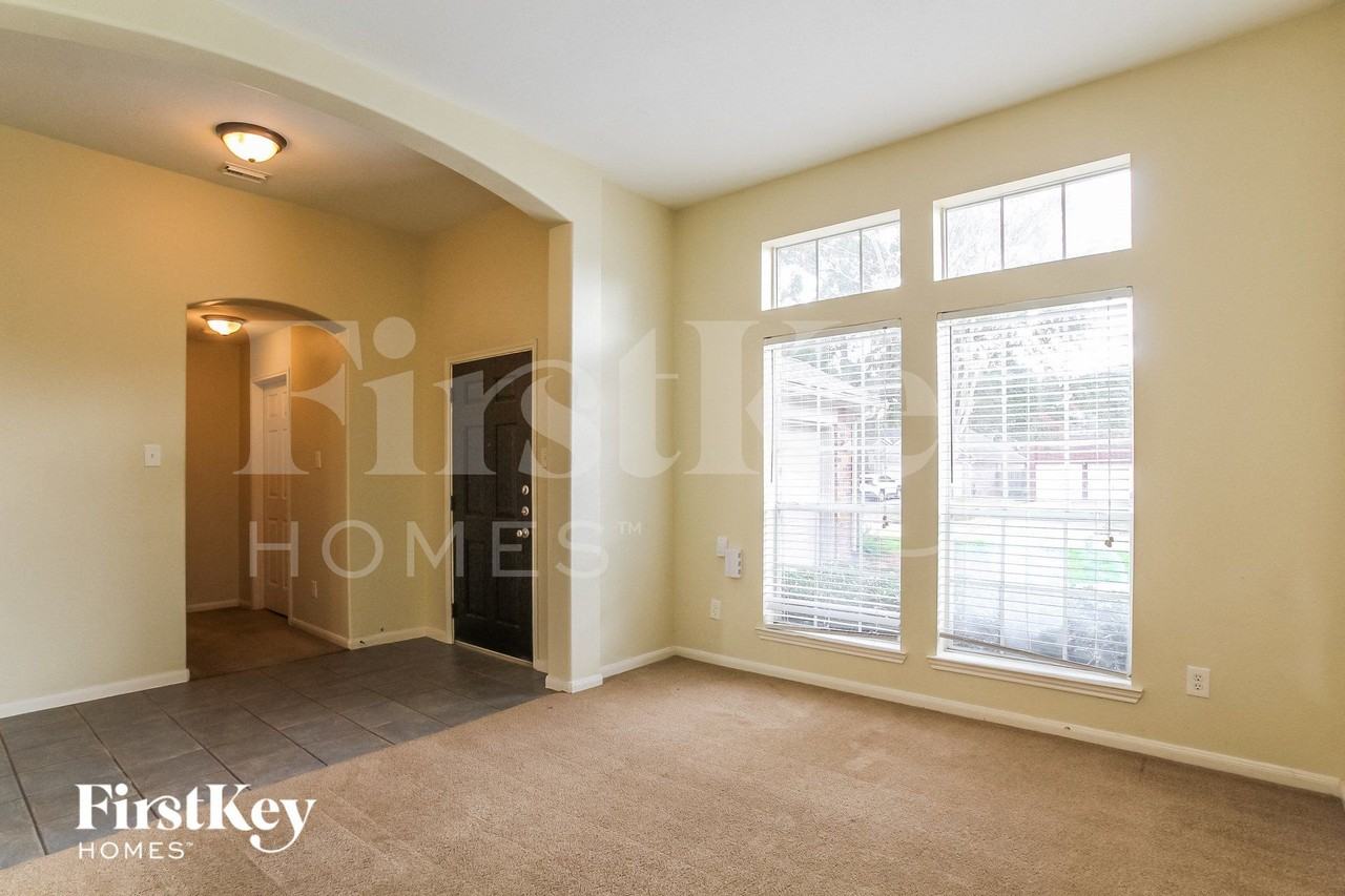 3507 Banks Run Ln - Photo 3 of 15