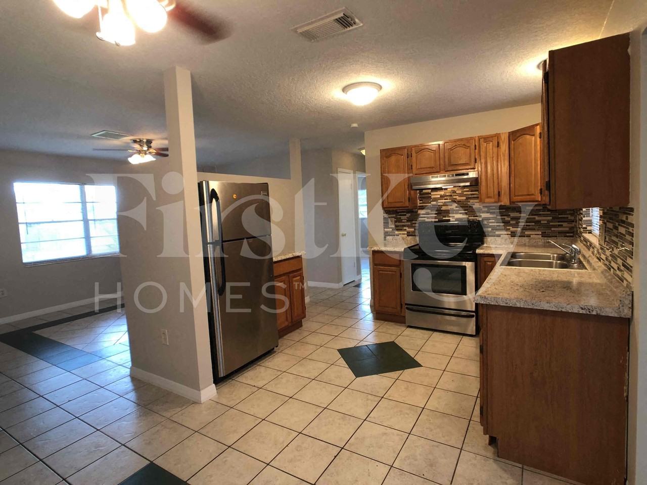 3252 Peterborough St - Photo 7 of 21