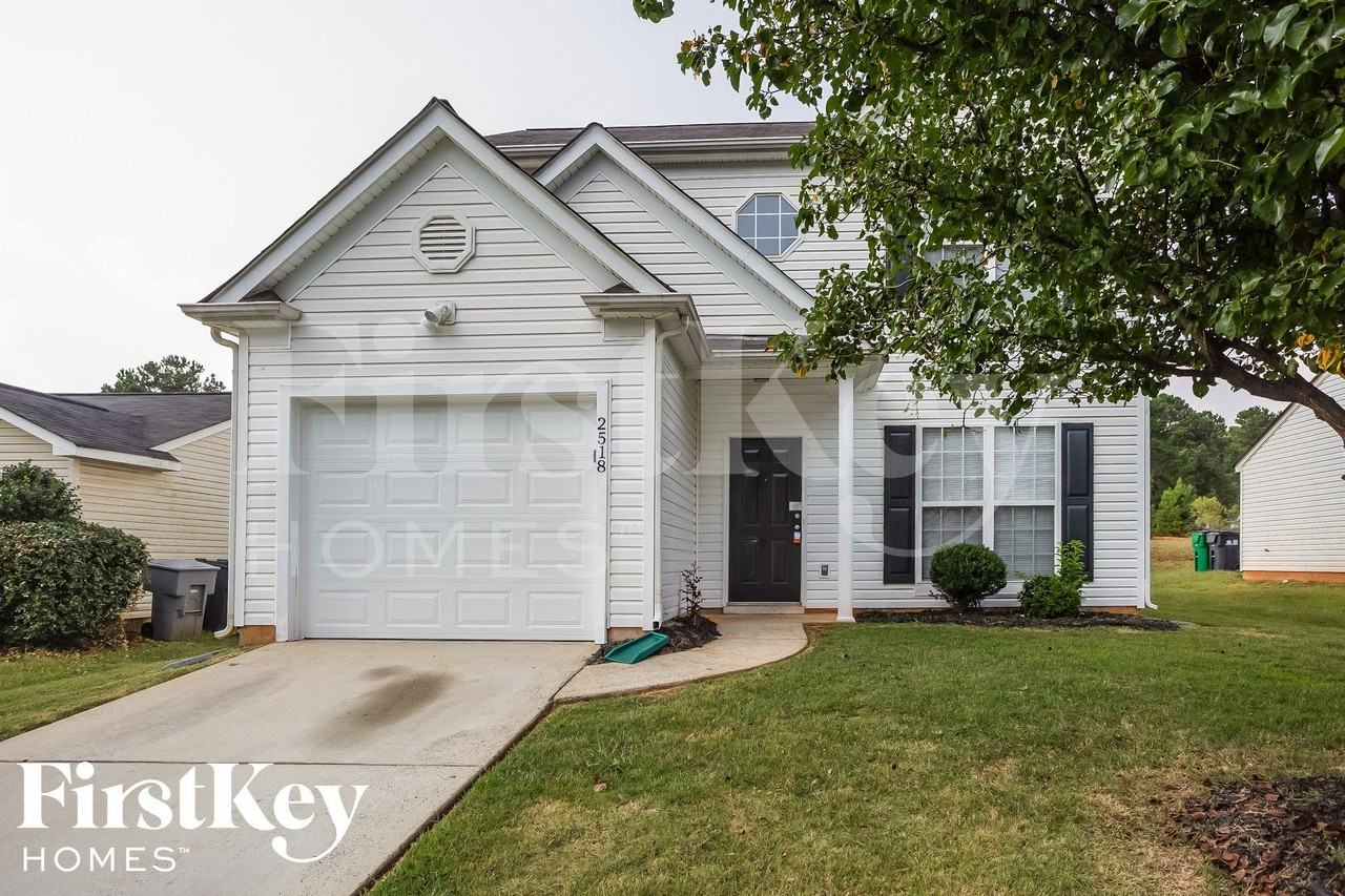 2518 Fairstone Ave - Photo 2 of 15