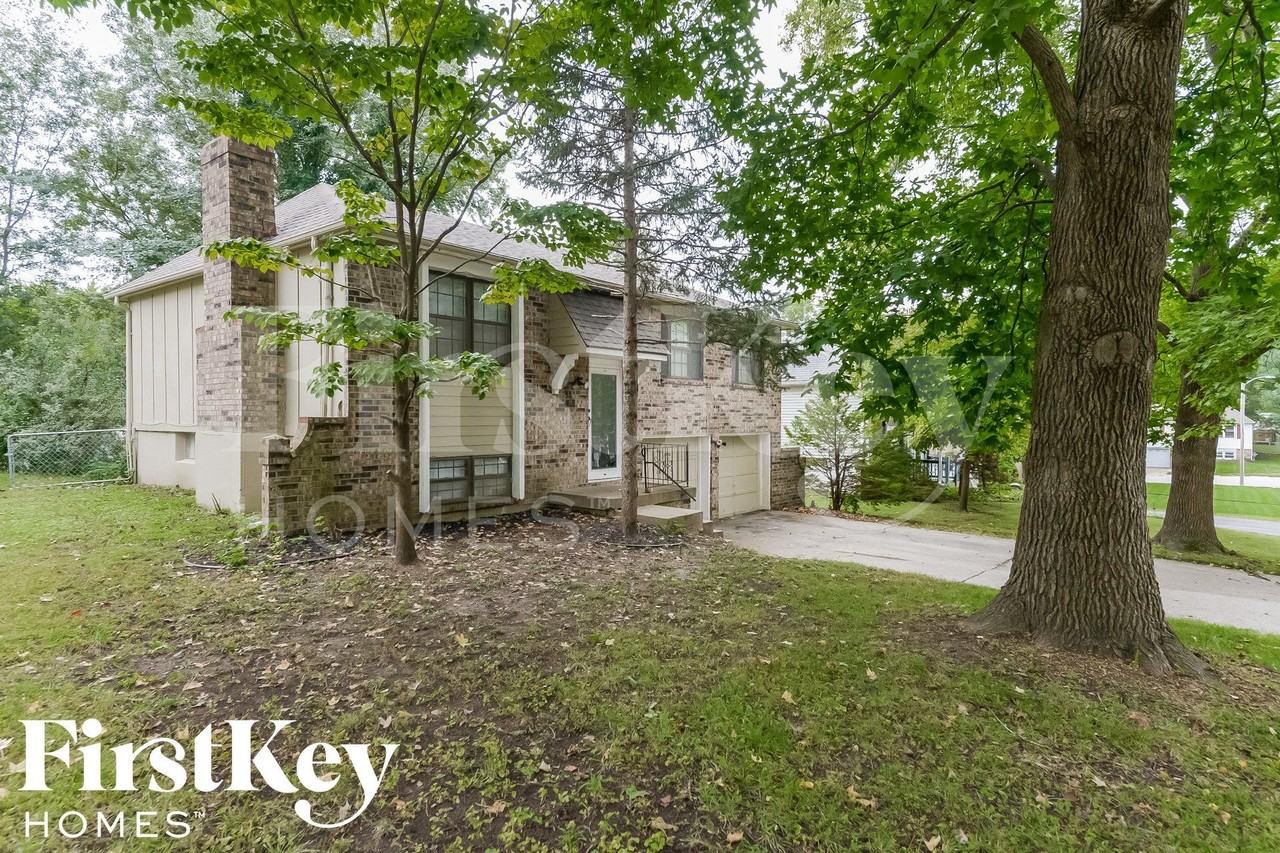 2318 Nw Chatham Pl - Photo 2 of 15