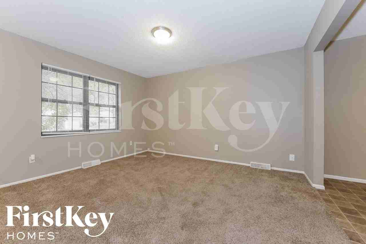 2318 Nw Chatham Pl - Photo 4 of 15