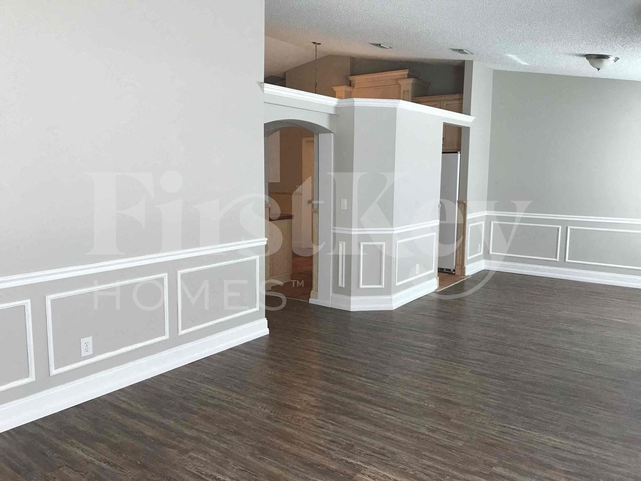 1609 Whiting St Se - Photo 4 of 32