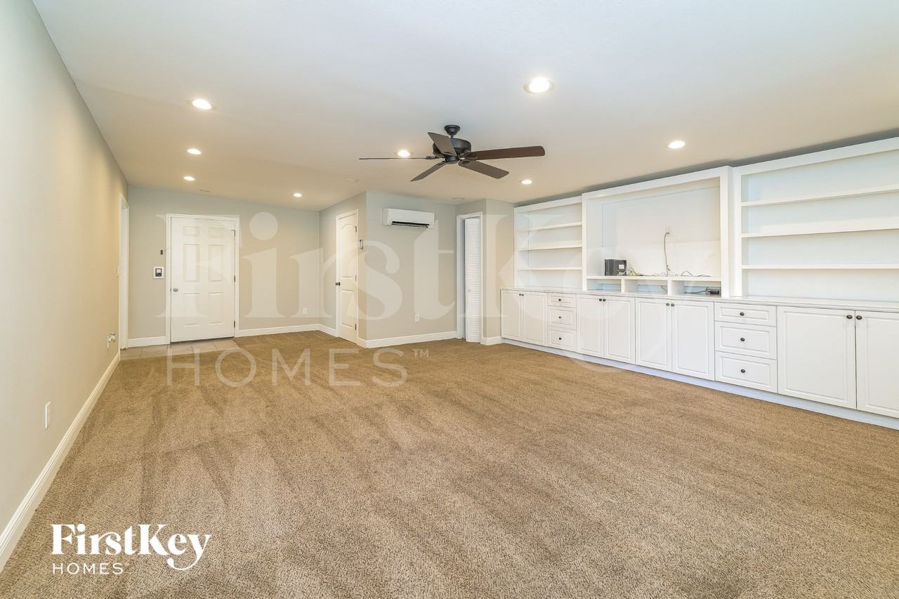 1501 Berwyn Rd - Photo 3 of 15