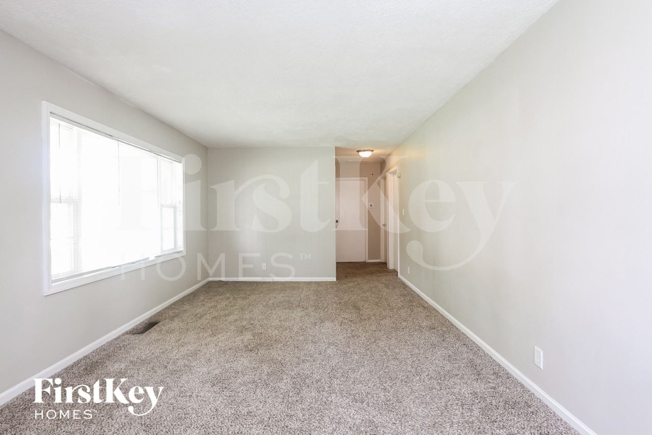 109 Mercator Dr - Photo 2 of 18