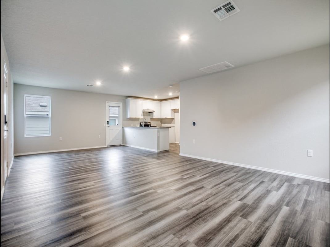 5539 Midcrown Dr - Photo 3 of 13