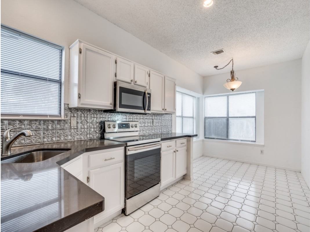 6501 Topaz Dr - Photo 5 of 13