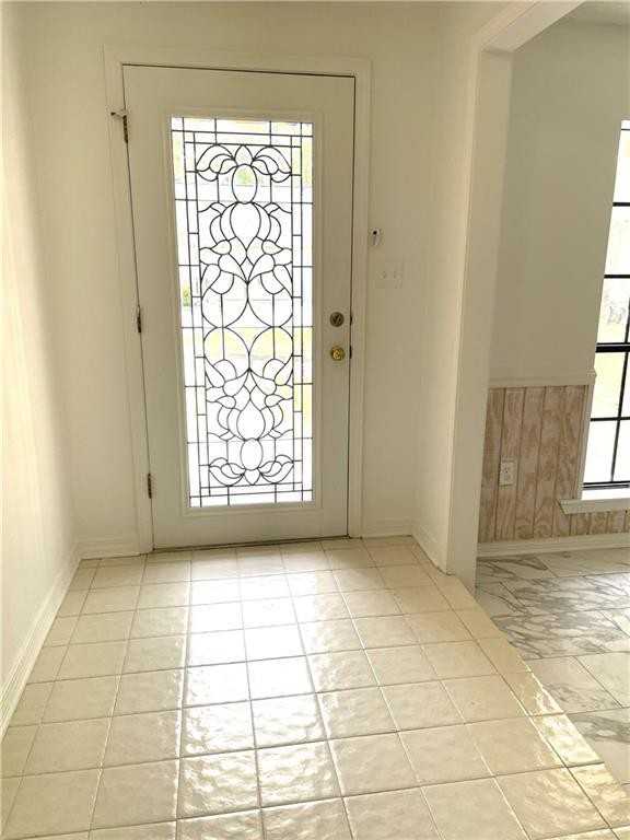 105 Wildwood Dr - Photo 3 of 21