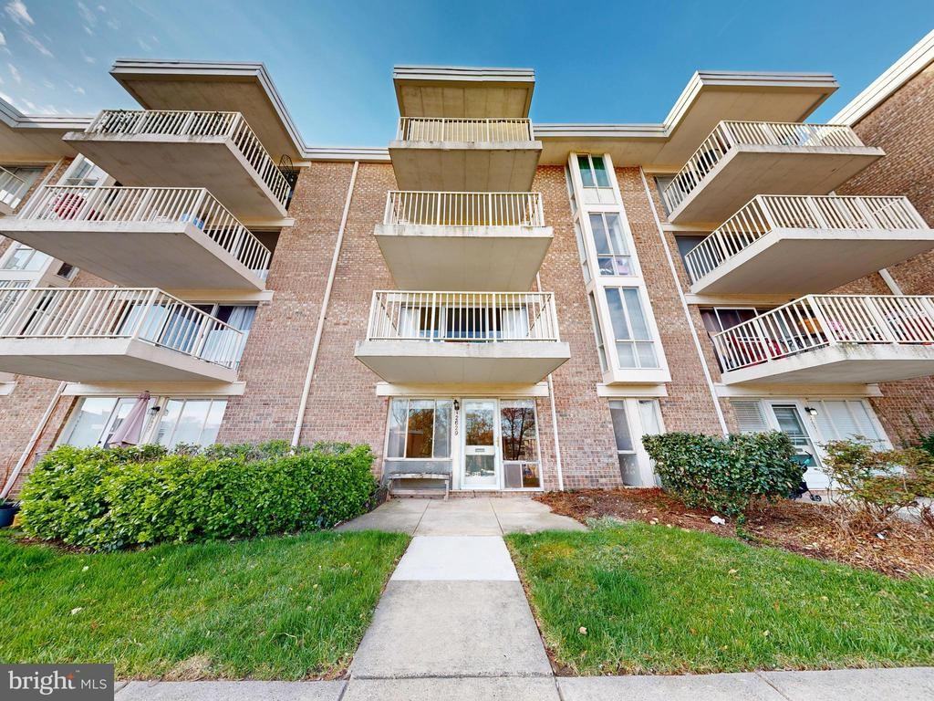 2629 Fort Farnsworth Rd ##276 - Photo 2 of 38