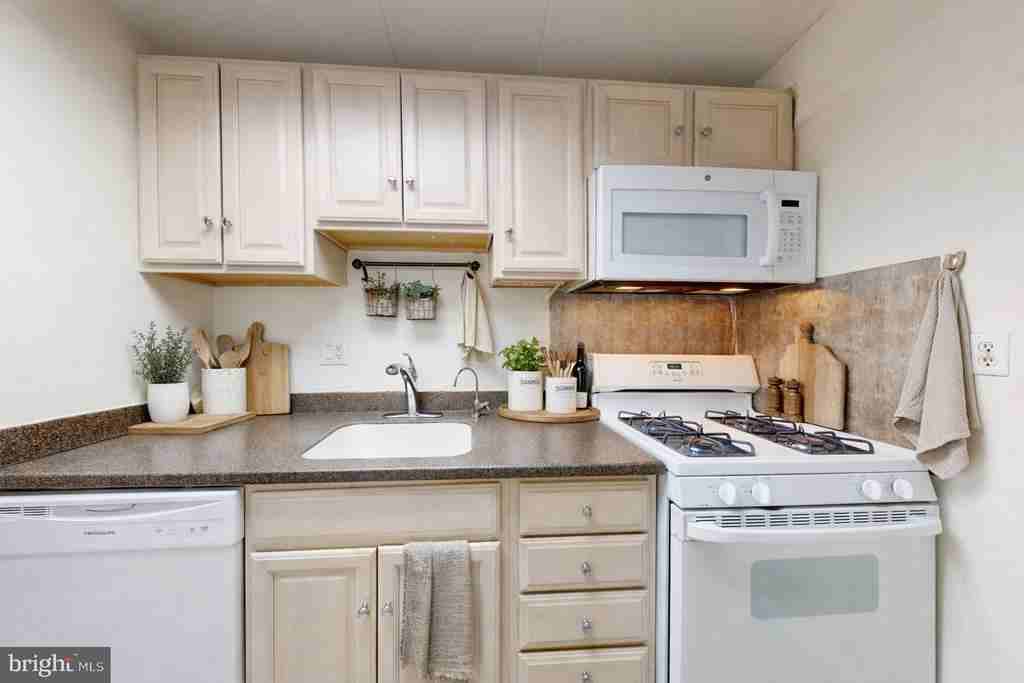 2629 Fort Farnsworth Rd ##276 - Photo 5 of 38