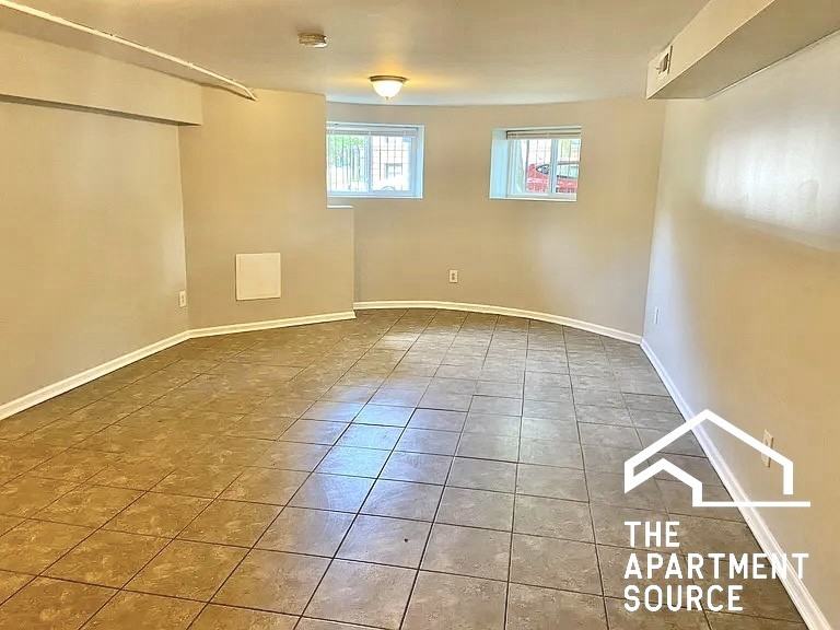 4009 S Calumet Ave #G - Photo 2 of 10