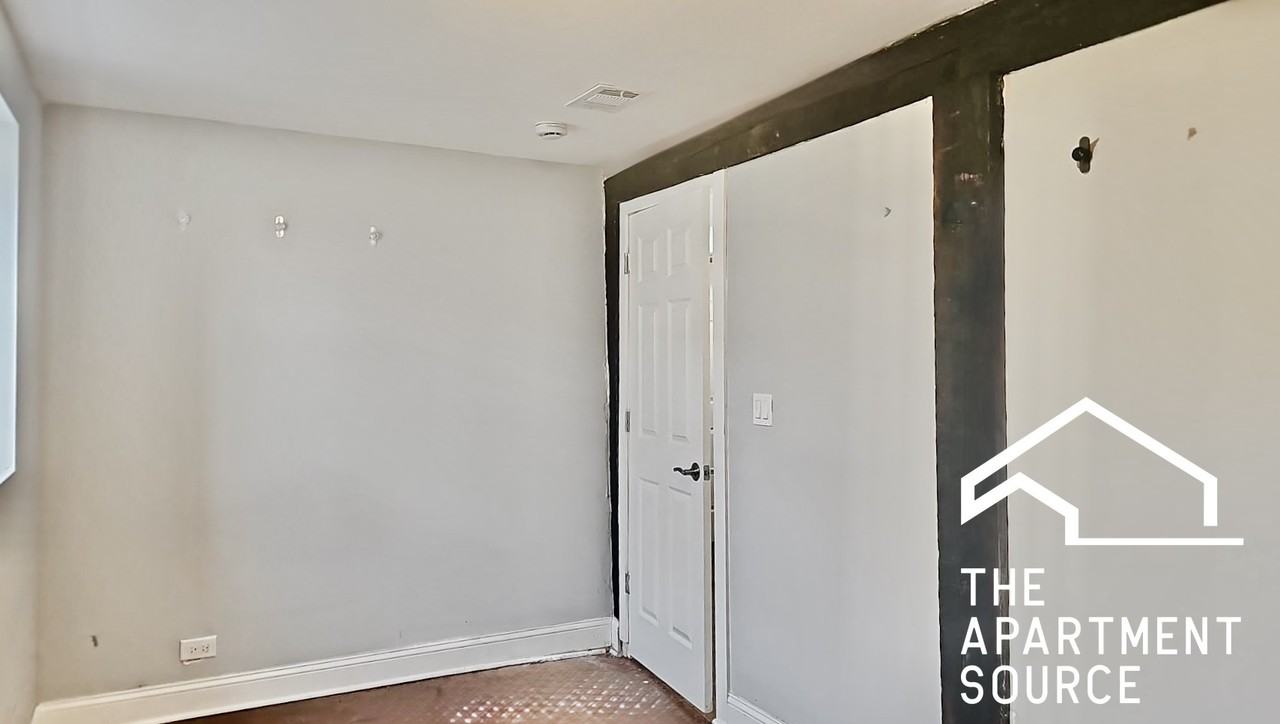 3539 W Grenshaw St #G - Photo 5 of 15