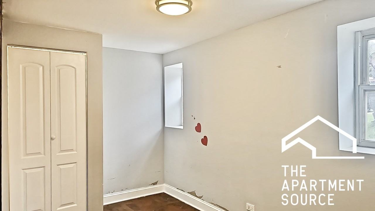 3539 W Grenshaw St #G - Photo 6 of 15