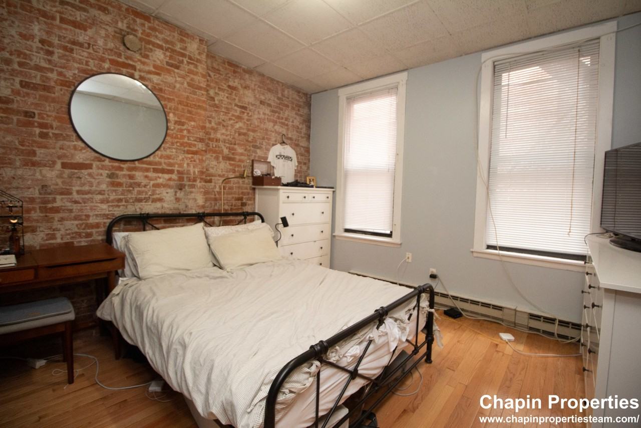 217 Washington St #1 - Photo 6 of 7