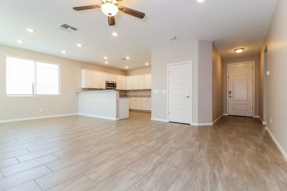 20251 W Buchanan St - Photo 7 of 16