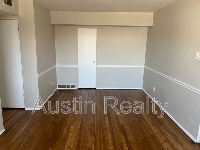 9111 Olive Blvd #2C - Photo 6 of 7