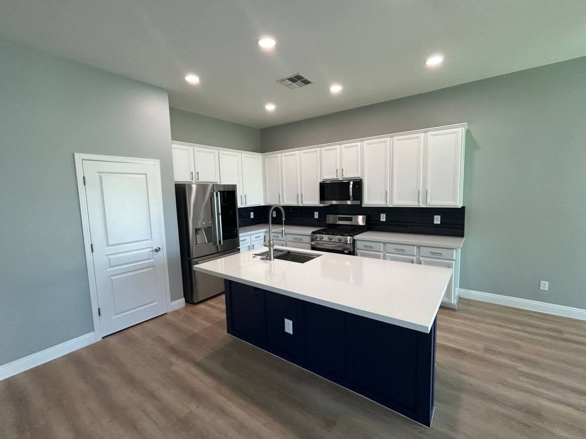 17307 W Young St - Photo 3 of 10