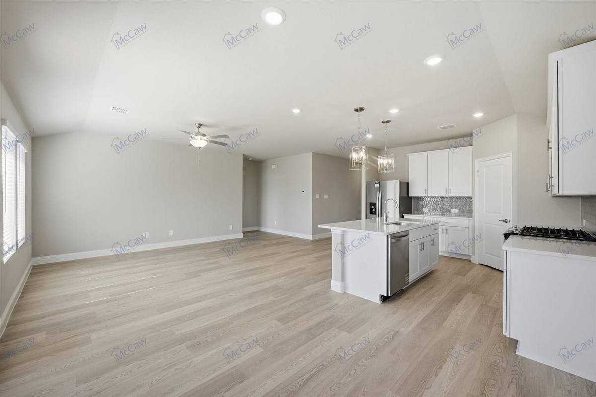 811 London Town Dr - Photo 3 of 10