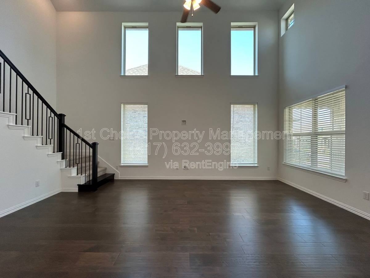 1448 Sun Garden Way - Photo 3 of 10