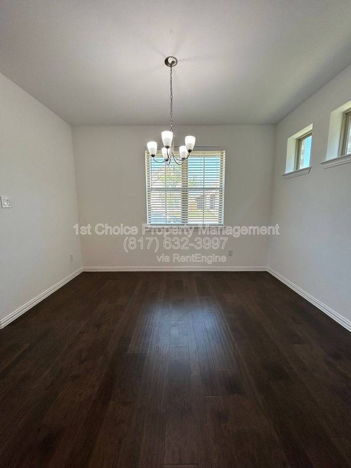 1448 Sun Garden Way - Photo 6 of 10