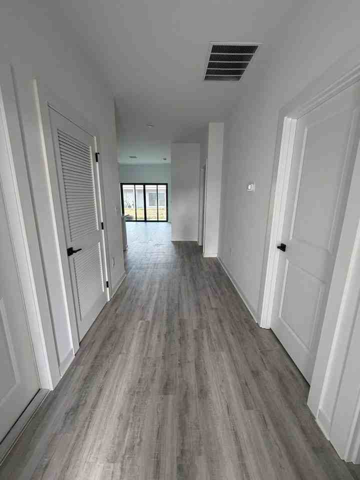 1117 Abrams Blvd - Photo 2 of 10