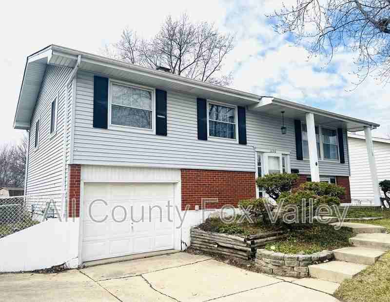 1670 Chippendale Rd - Photo 2 of 18