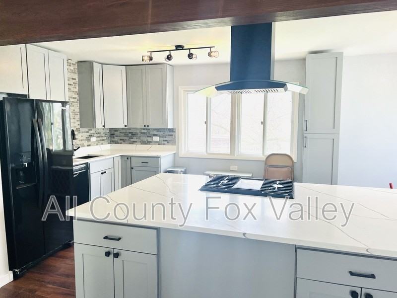 1670 Chippendale Rd - Photo 3 of 18