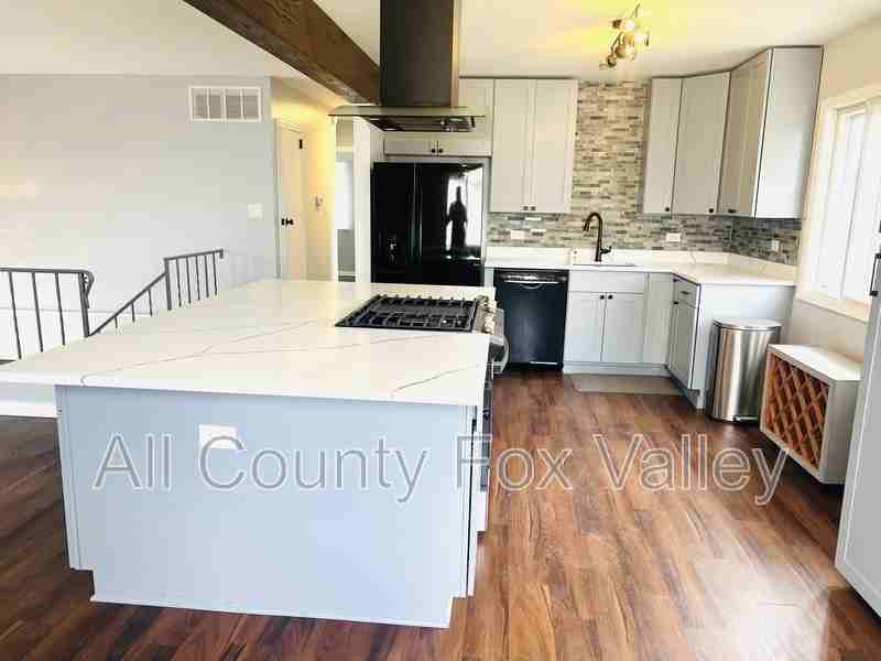 1670 Chippendale Rd - Photo 4 of 18