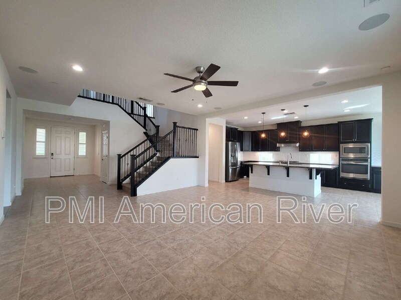 708 Gentle Breeze Way - Photo 3 of 38
