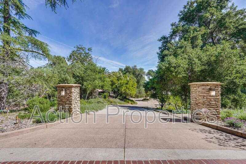 15350 Norton Rd - Photo 2 of 44