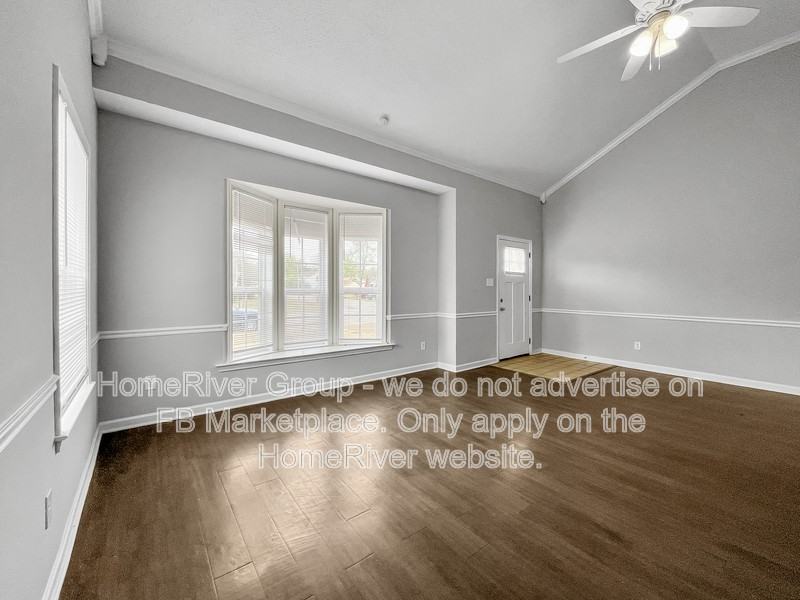 5910 Garden Walk E - Photo 5 of 25