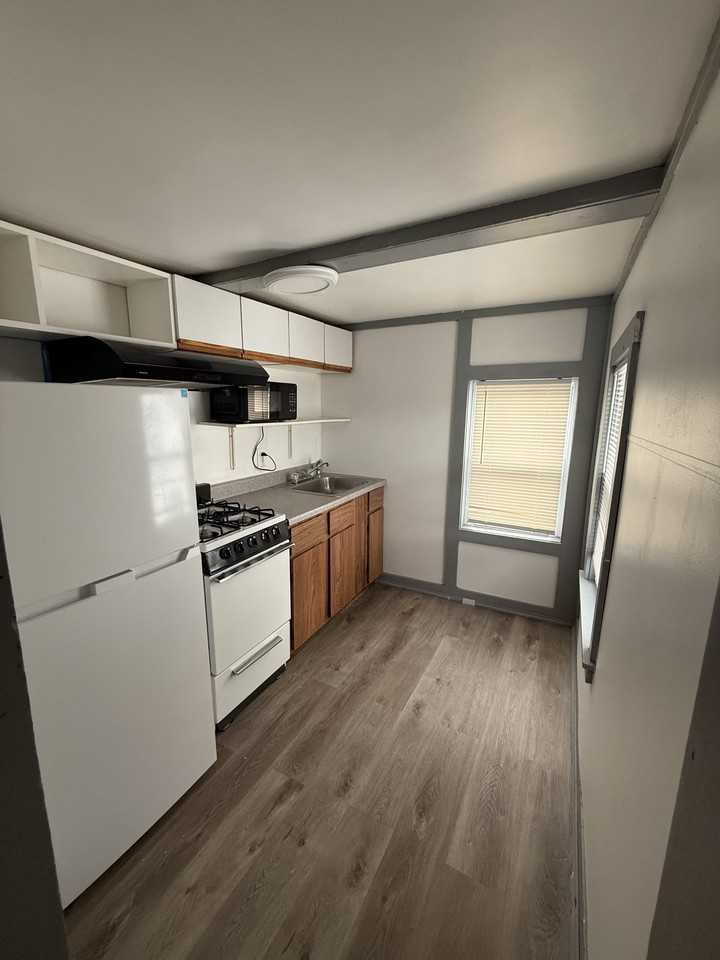 335-339 Broad St - Photo 2 of 3
