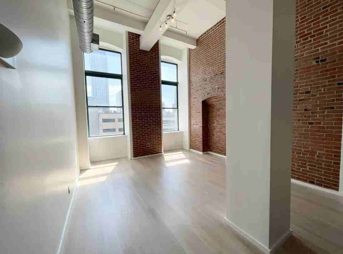 726 Market St #315B - Photo 2 of 21