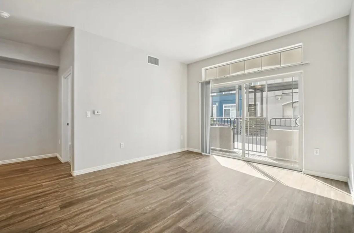 137 Sw - Photo 3 of 17