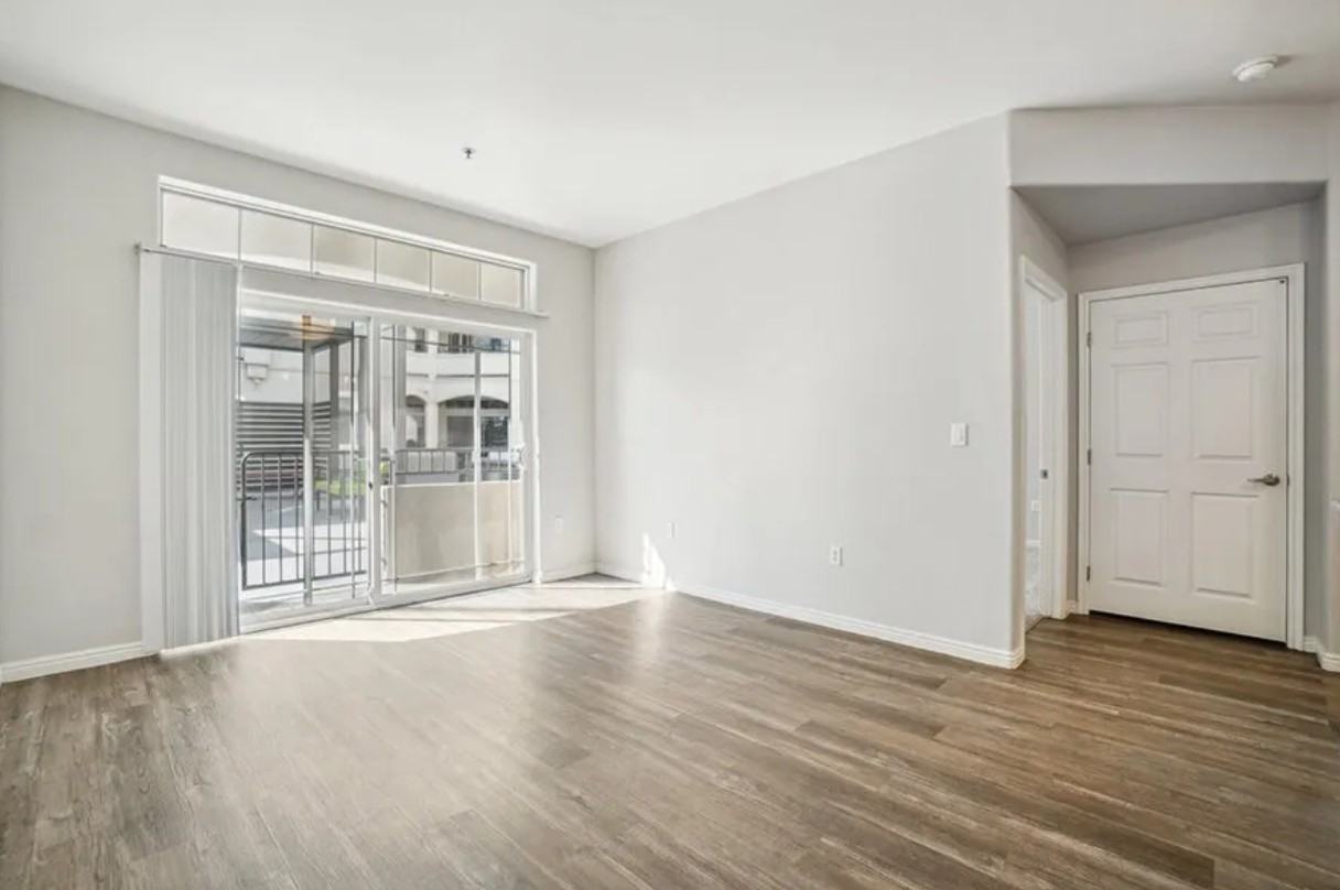 137 Sw - Photo 4 of 17