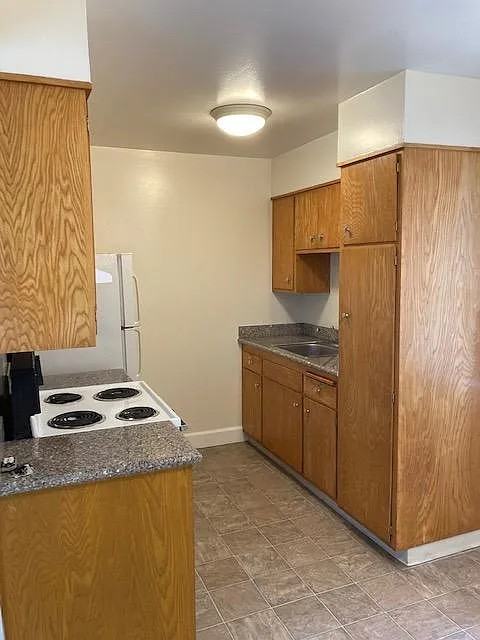 5627 Miles Ave - Photo 2 of 7