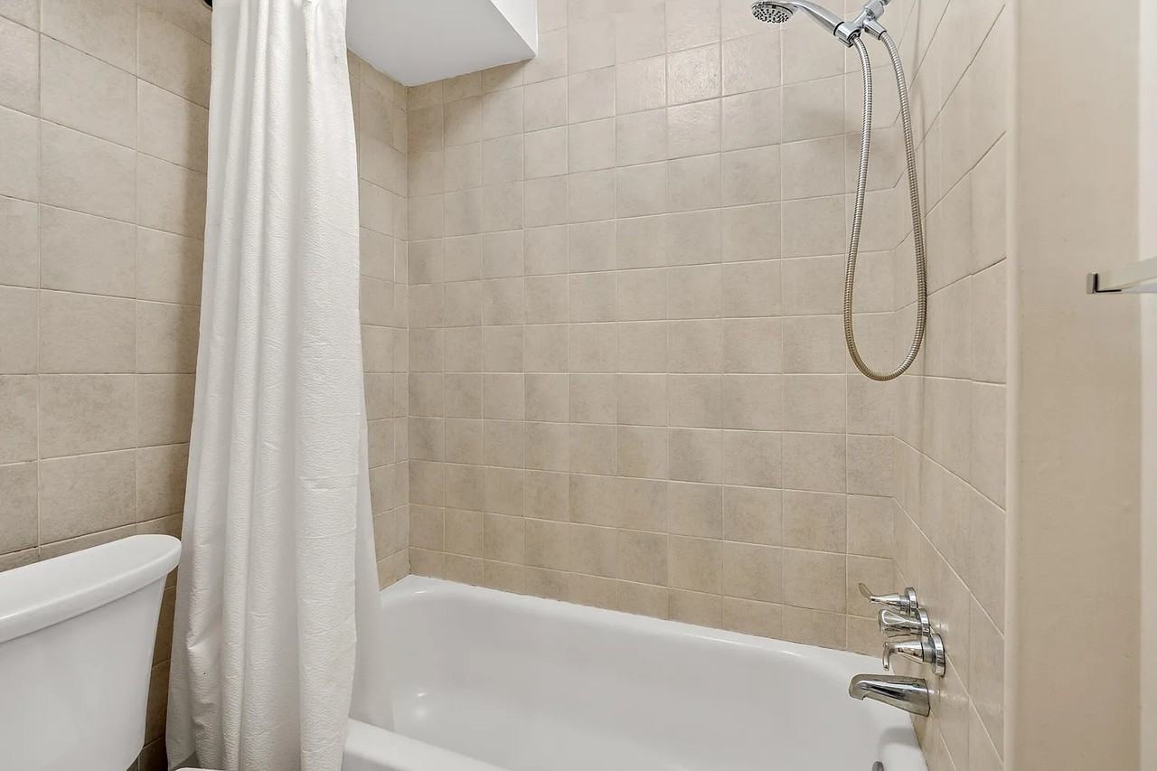 742 W Kilgore Rd - Photo 7 of 11