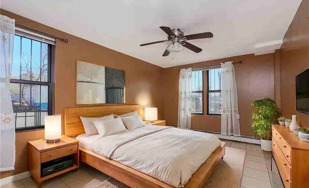 989 E 108th St #BB - Photo 6 of 11