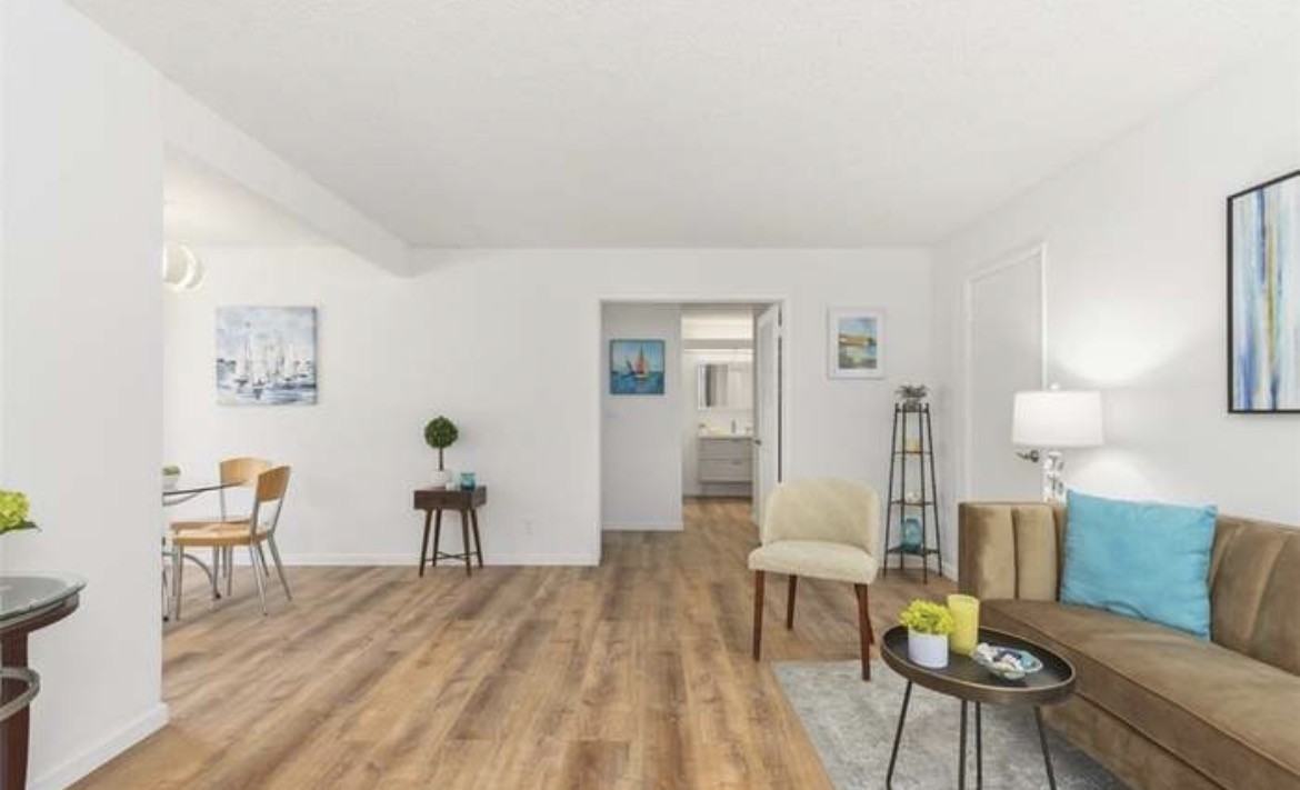 117 Streamwood - Photo 2 of 20