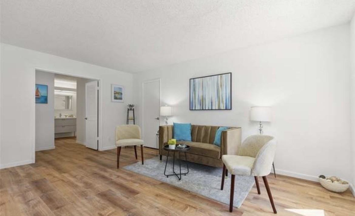 117 Streamwood - Photo 3 of 20