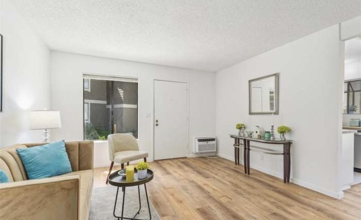 117 Streamwood - Photo 5 of 20