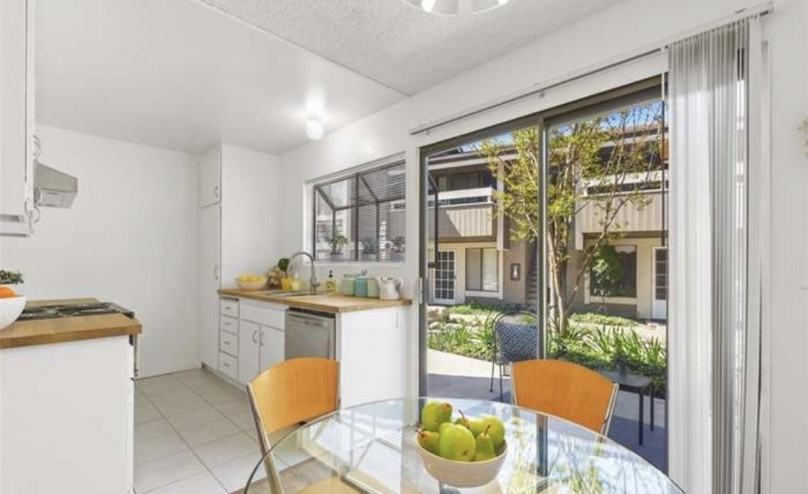 117 Streamwood - Photo 7 of 20