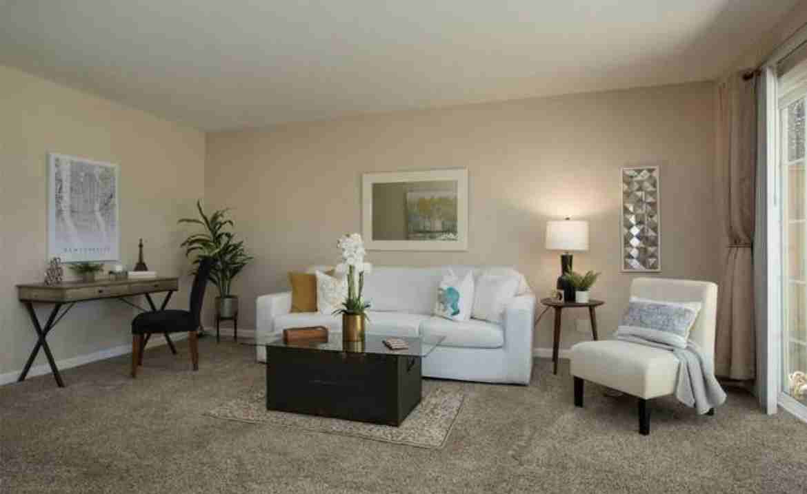 829 Division St #B - Photo 3 of 15