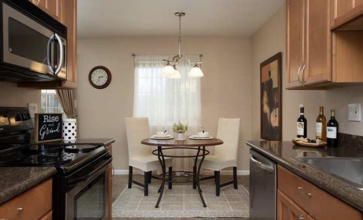 829 Division St #B - Photo 7 of 15